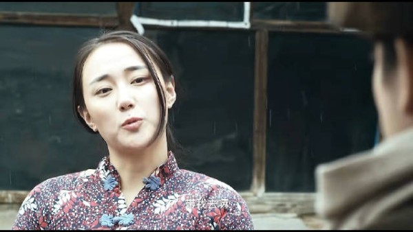 美玲独自踏上远方,乡土故事留下无尽思考