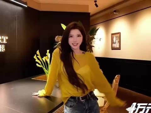 戴燕妮为粉丝亲手挑选玫瑰并一一送达