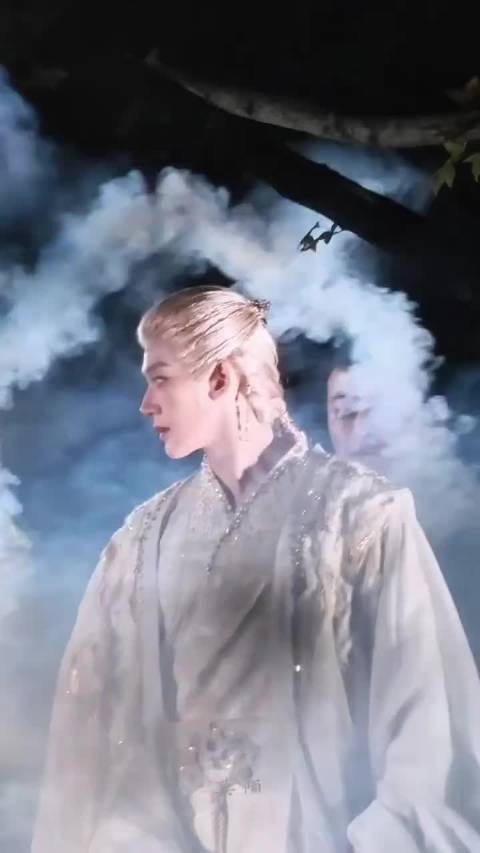 邓为百妖谱司狂澜神之侧颜!