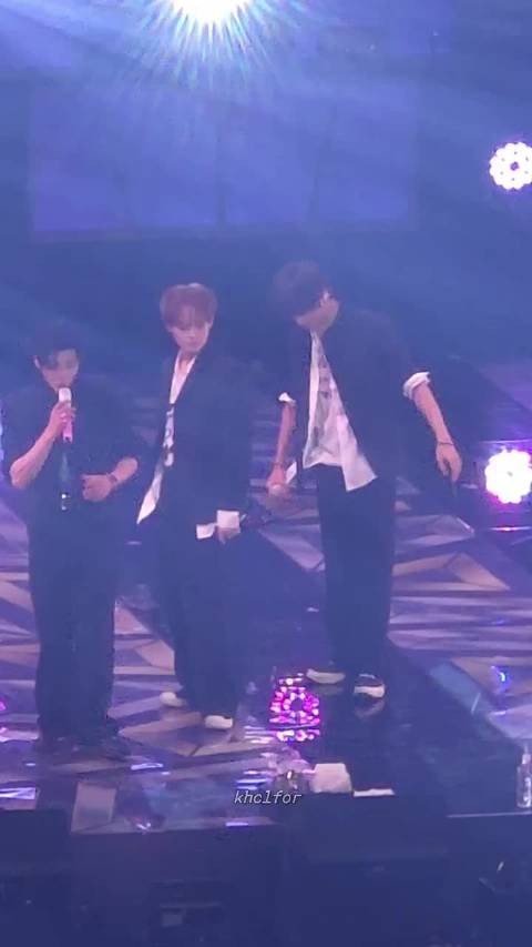 钟辰乐live的神 Hello Future 今天highC飙了个爽 cr.khclfor