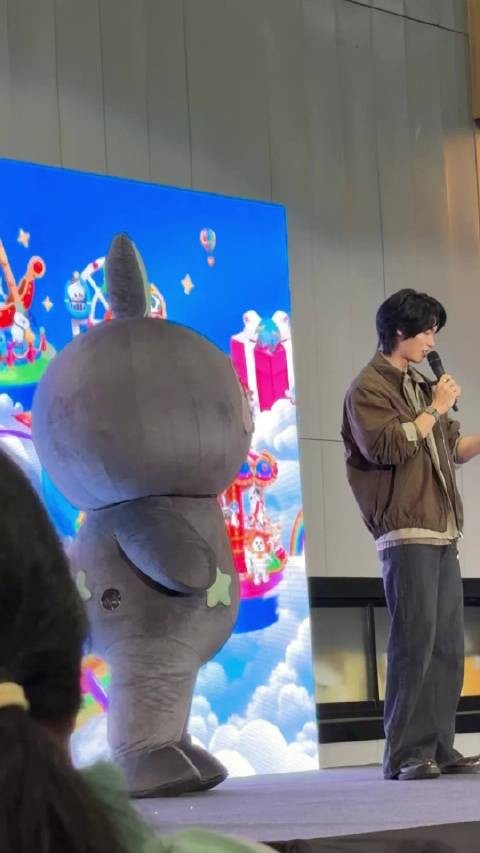 泰步步下月播出要生了,在推介会之后的话感觉还得再放一个预告