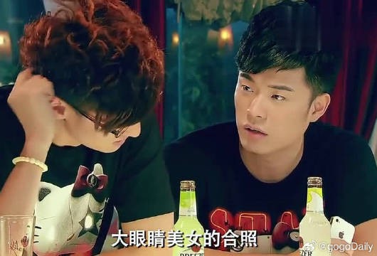 这手机好啊,还能自动P图