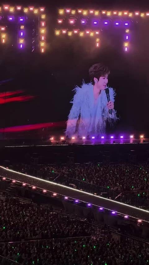 王源演唱会没有开启水炮，因秋日气温担心歌迷淋湿受凉