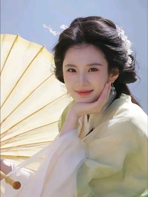 刘浩存张慧雯同为谋女郎,资源命运迥异