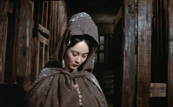 她用倾家荡产的爱,养出一个杀人如麻的“巨婴”,最终换来一场绝望的秋后问斩