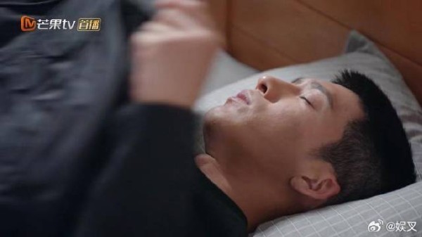 路队满心疲惫 老爸进门一顿数落，不停责怪他执意要退婚！