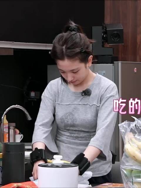 女明星吃麻辣烫居然那么复杂,怪不得女明星瘦 我家那闺女 |代露娃