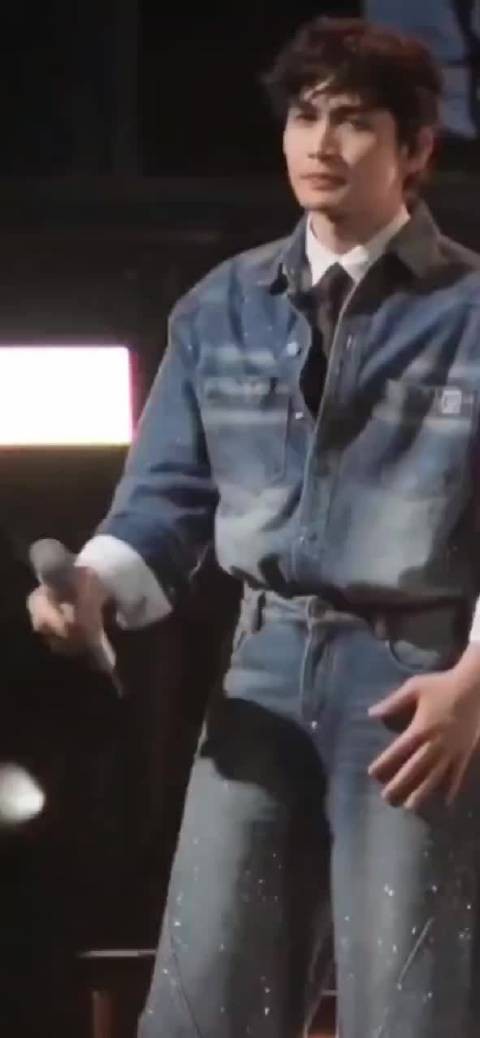 不止欣赏舞台表演，也喜欢这种镜头之外的真诚模样