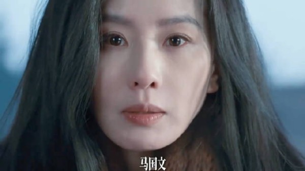 铁轨上惊现尸体，额头上被镶进去啤酒瓶盖，多大仇啊，凶手会是谁呢？