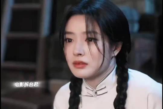 这次救女主的不是男主而是他身边的下属!忠犬军官清冷女学生!