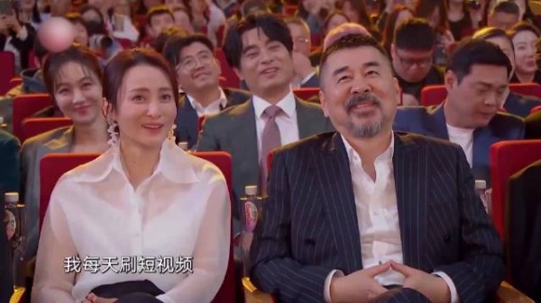 当李雪琴碰上龚俊,一开口调侃半个娱乐圈,笑疯陈建斌