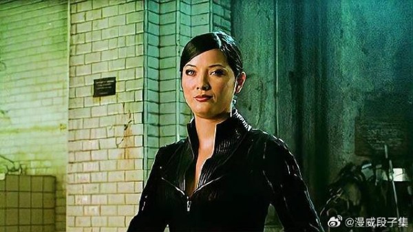 致命镜像对决! 拥有自愈利爪的女人,将狼叔逼入绝境