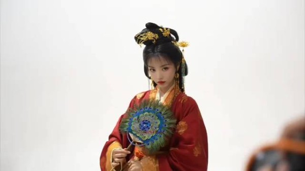 所有人感受此女双声线的魅力!好强的台词功底!嫁金钗不吃压力酷酷爽!