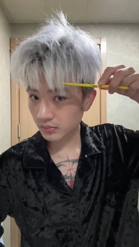 TikTok视频爆火,女生称超喜欢干净利落的男生