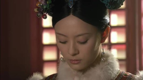 甄嬛传孙俪蒋欣演技对比，华妃之死引甄嬛被禁足