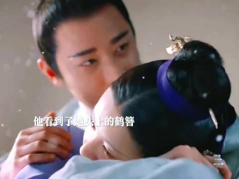 她知道他要离开,想要挽留可最后还是放开手