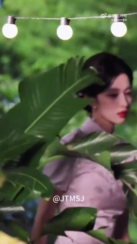 “烟雨入江南”第一次看到王楚然穿旗袍,太美了