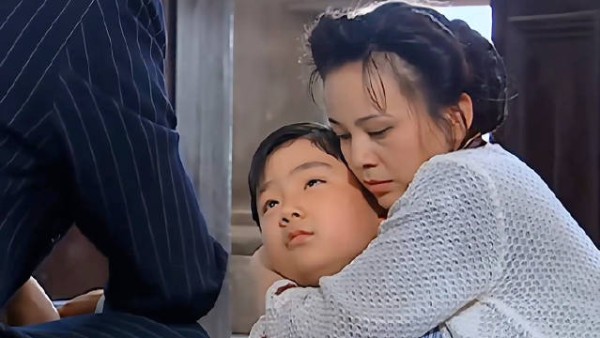 魏光雄怀疑尔杰不是自己儿子,要带他去验血, 情深深雨蒙蒙|琼瑶剧