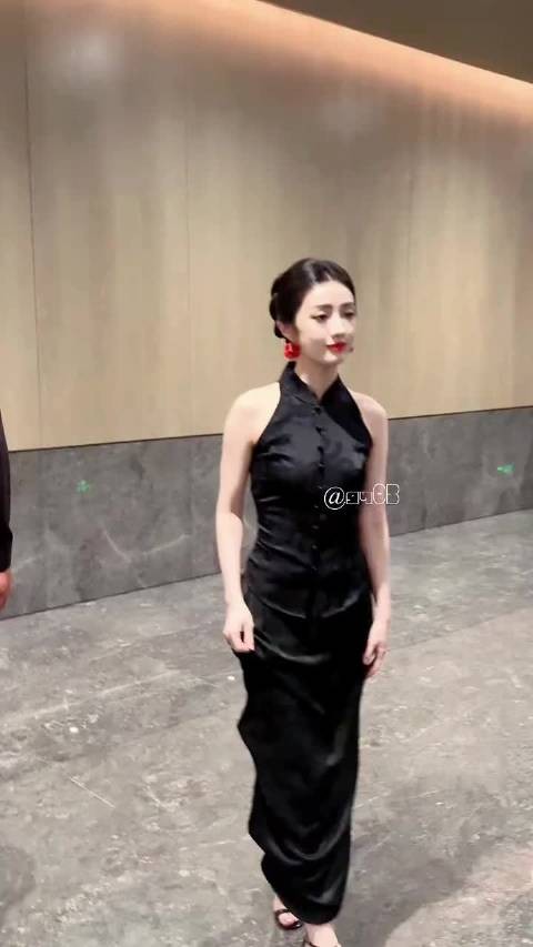 黄羿妈妈风情万种 太喜欢看美女了