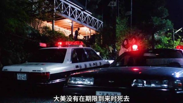贞子从电视中缓缓爬出,打破现实与虚幻边界