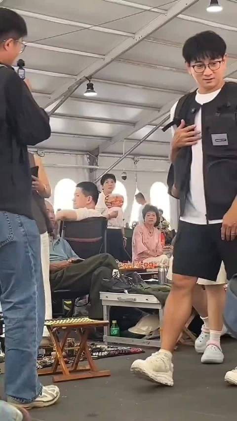 吴奇隆颜值年轻与刘诗诗同框看不出年龄差