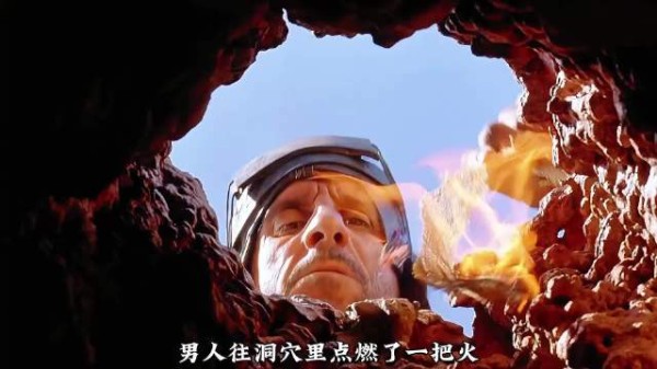 男人被埋在泥土下,看他如何绝地逃生!