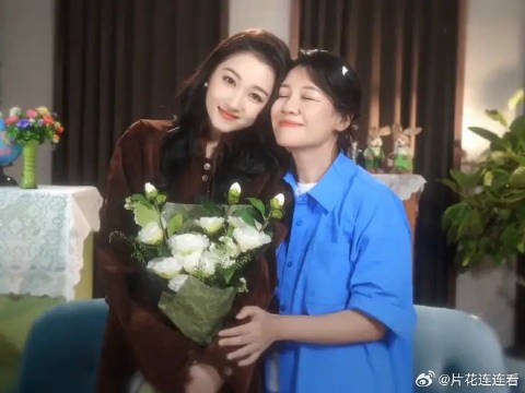 齐时,在妈的眼里,你就是最特别的山茶花