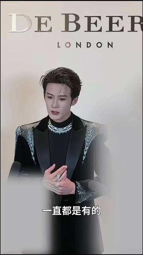 檀健次透露将进组拍戏，何不同舟渡待播