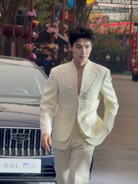翩翩少年郎,任豪来开封啦!真的太帅啦