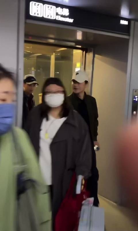 张颂文宁波到达，慢慢悠悠可爱可亲