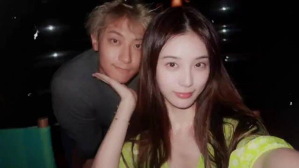 徐艺洋直播承认孩子两岁多剖腹产出生