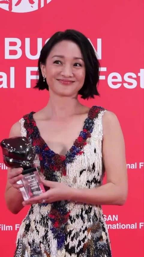 周迅釜山电影节五套造型,不愧是香奈儿“长公主”
