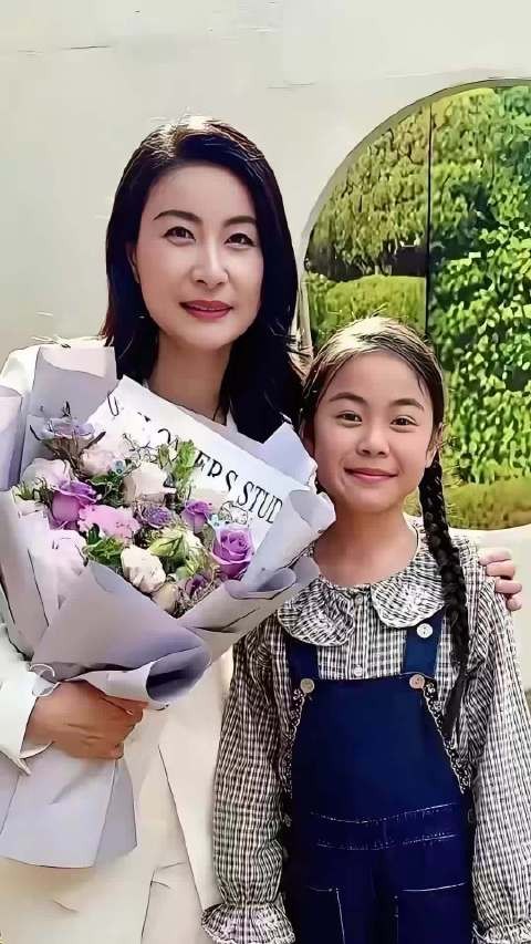 郭晶晶女儿长相遗传奶奶朱玲玲,复刻最美港姐的美貌