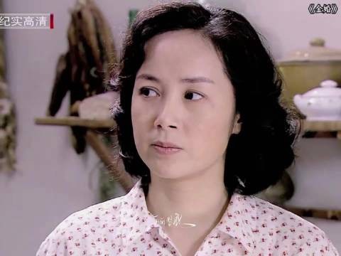 只因女儿念了几首诗,佟志文丽厨房大吵,看似聊孩子,实则翻旧账