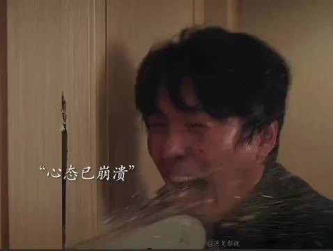 打不过丧尸?那就加入! 我就想知道演员拍这一段的时候,现场了多少次?