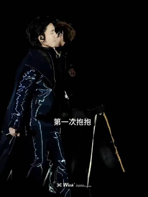 谁懂，这个王源林宥嘉两首歌抱了三次