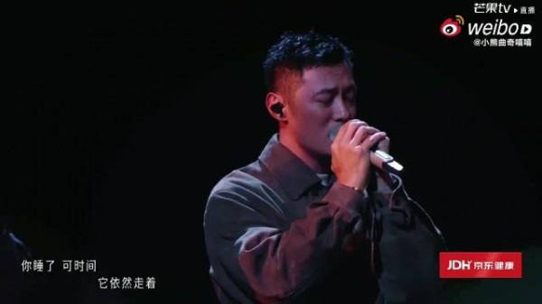 直播无滤镜、无彩排，一切都是最真实的样子这份猝不及防的动容，后劲好大