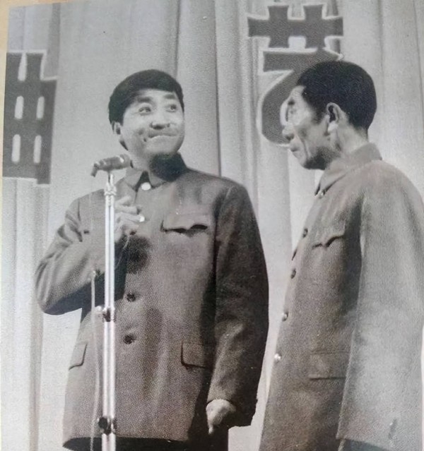 拿体制工资,住上亿豪宅,为放古董建收藏馆,姜昆的钱从何而来?