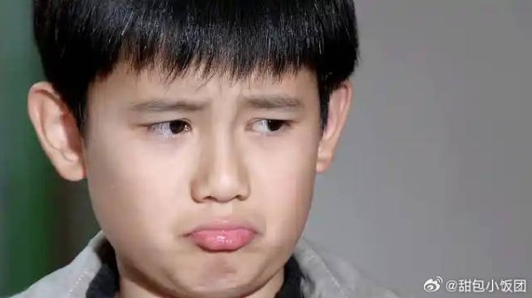 憨妻的都市日记：胡先煦别以为我认不出你，小时候也太可爱了