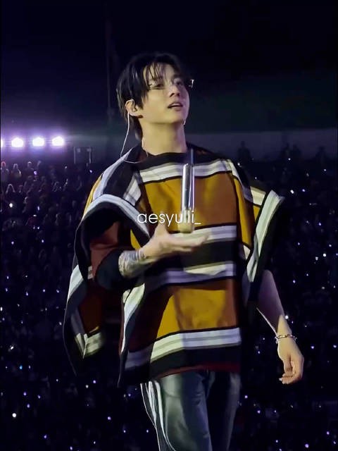 转话筒好帅! /aesyulli 261017 BTS世巡 智利圣地亚哥演唱会Day3 