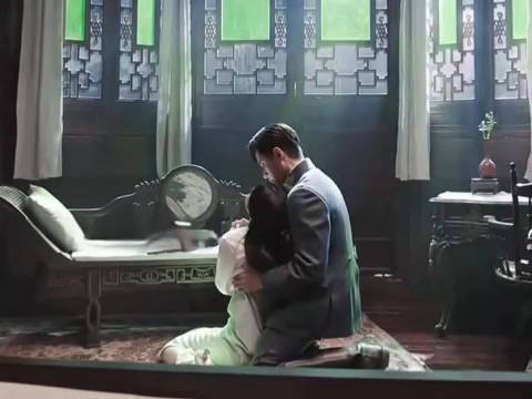 丞磊虞昶轩跪地环抱徐若晗叶平君名场面