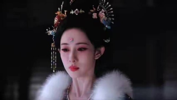 孟子义尚公主沐浴戏氛围感拉满,暮晚摇出场张力十足