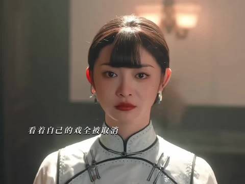 兰卿失误被戏班抛弃,小桃春顶替其位