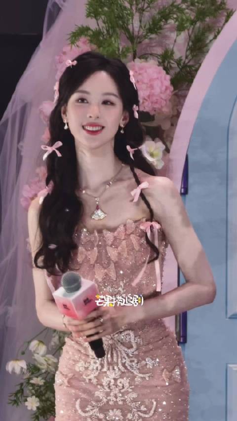 陈都灵就是公主啊啊啊啊笑的好明媚