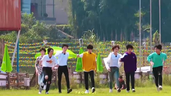 时代少年团七位少年舞台综艺亮眼,人气稳稳上涨