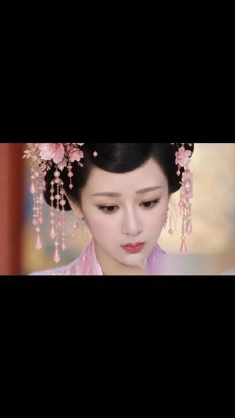 杨紫新剧玉兰花开造型曝光眼神全是戏