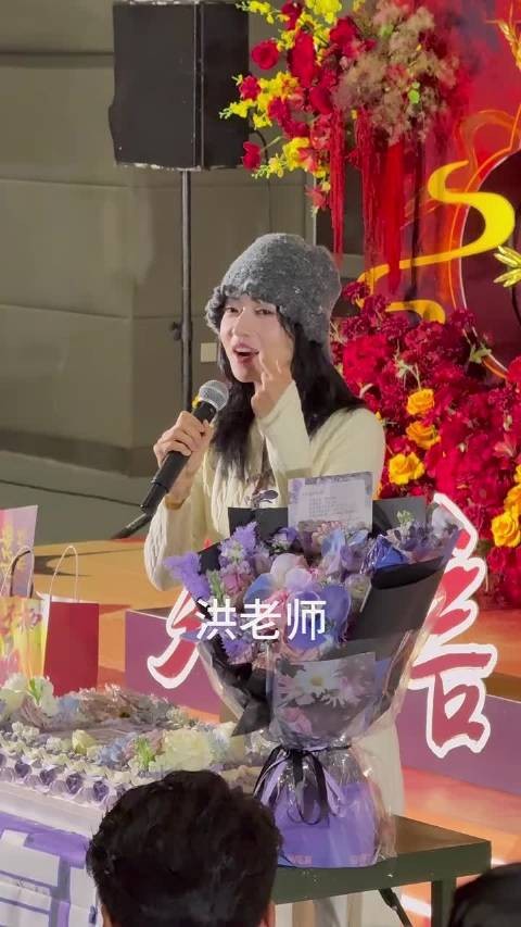 吴谨言洪尧被拍相拥同框，二胎传闻引后续等待