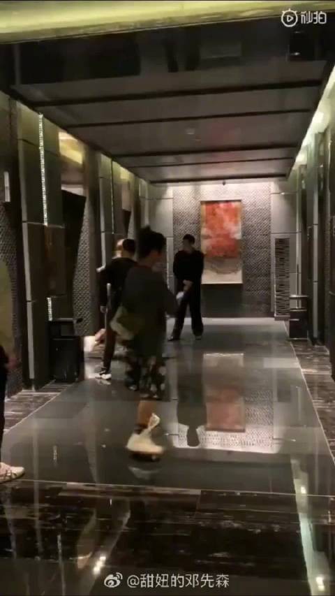 宝贝的新衣服真好看