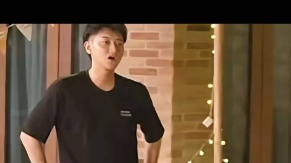 黄子韬曾经说想要龙凤胎,现在回头仔细看下这段综艺