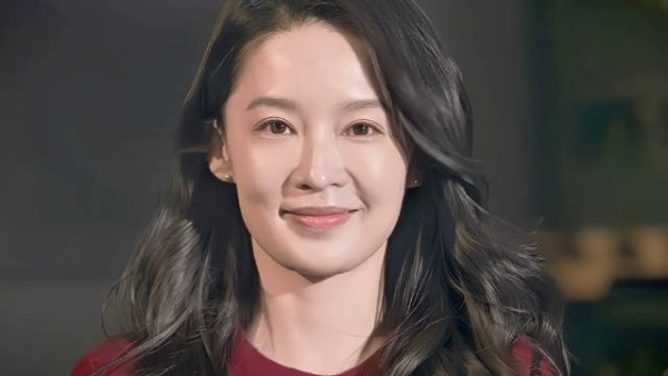 李沁放下精致外表演活淳朴女工刘雪梅